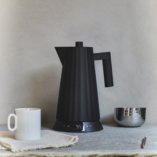 Alessi Plisse Wasserkocher schwarz mit Temperaturregelung