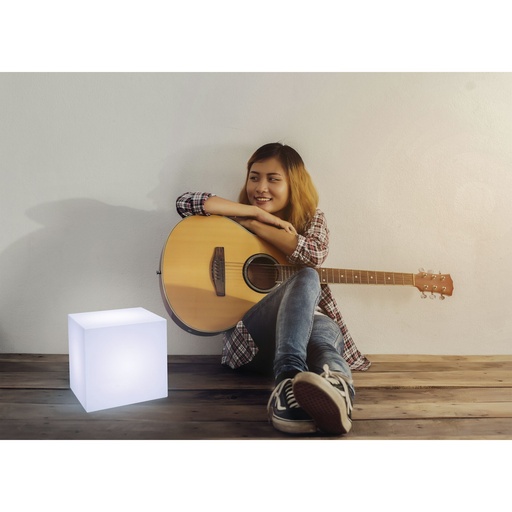 [819345] New Garden Cuby 32 Cable LED Outdoor Lamp White light